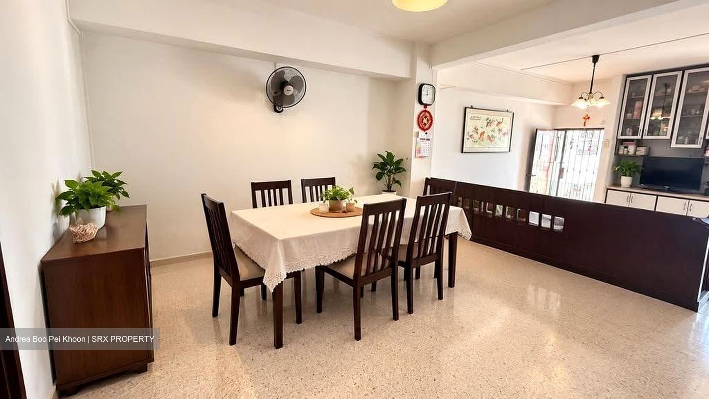 Everitt Road (D15), Terrace #631829571